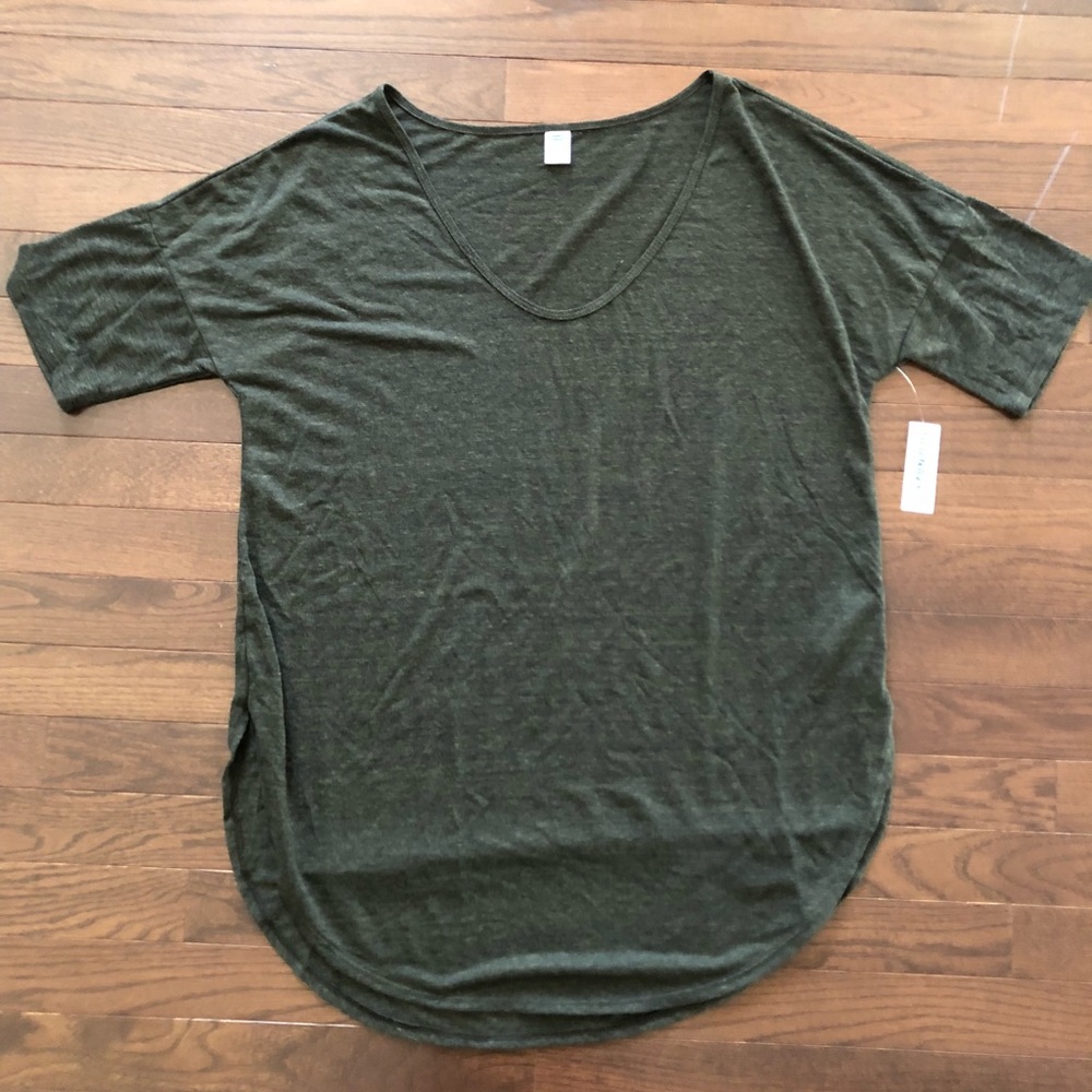 Old Navy NWT Size L short sleeve v neck t shirt